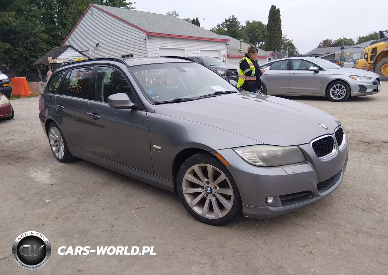 2011 BMW 328I xDrive – zdjęcie 1 z 11