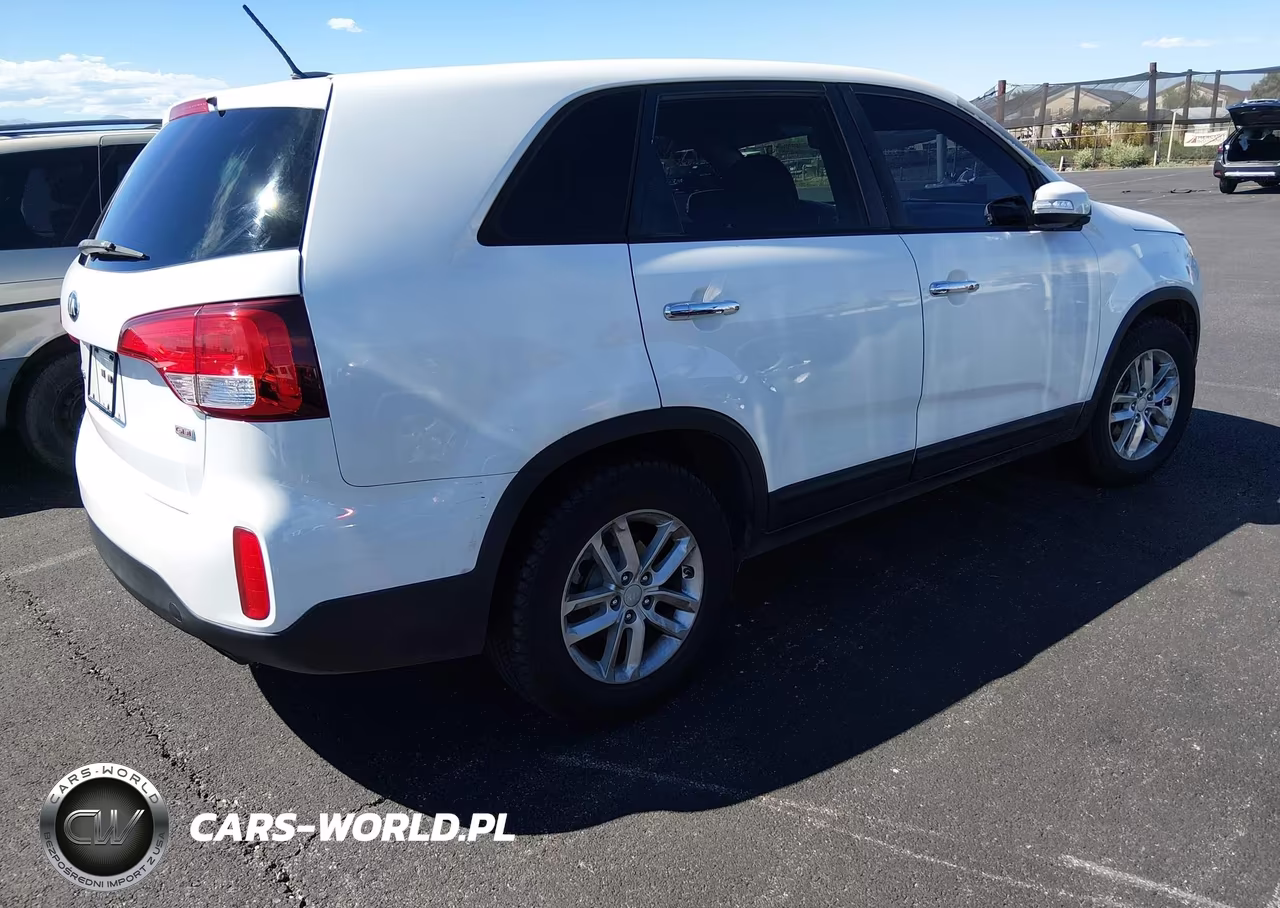 2015 Kia Sorento Lx VIN:5XYKT3A69FG626976 - 4
