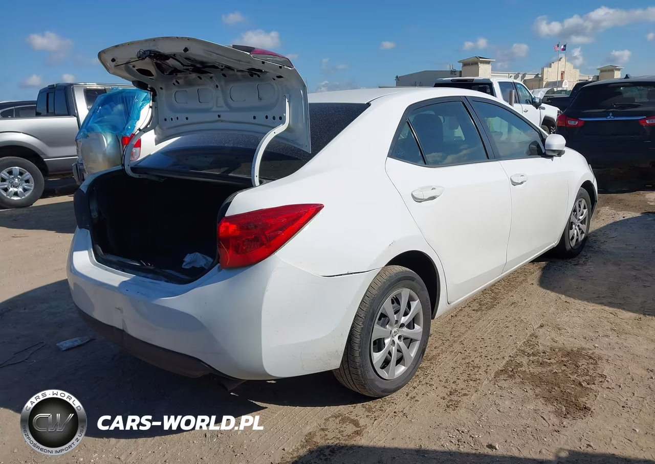 2019 Toyota Corolla Le VIN:5YFBURHE5KP894927 - 4