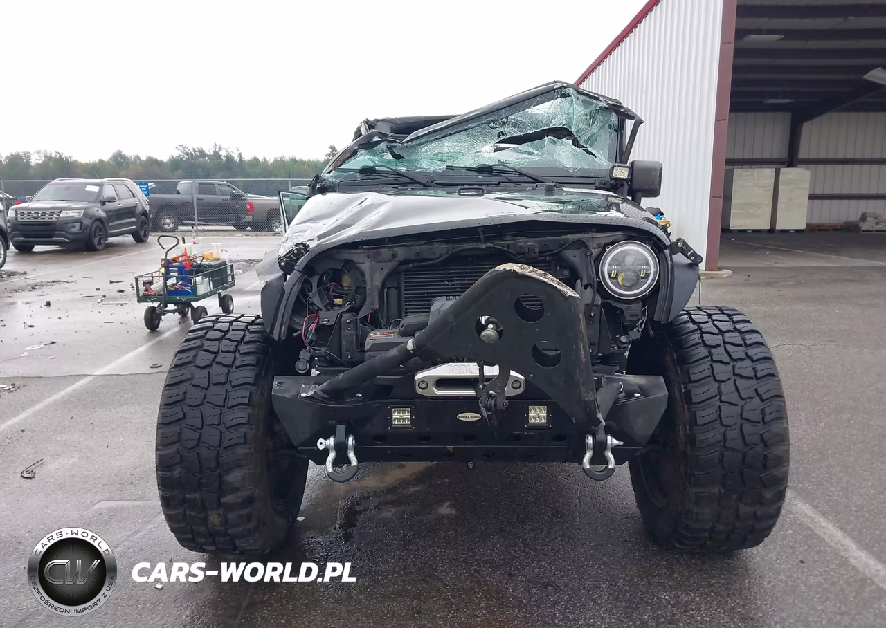 2015 Jeep Wrangler Unlimited Sport VIN:1C4BJWDG2FL696626 - 13