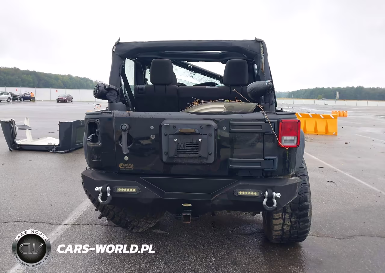 2015 Jeep Wrangler Unlimited Sport VIN:1C4BJWDG2FL696626 - 17