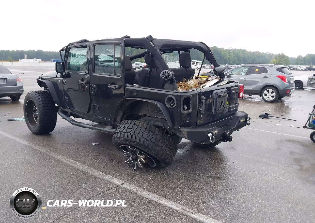 2015 Jeep Wrangler Unlimited Sport VIN:1C4BJWDG2FL696626 - 3