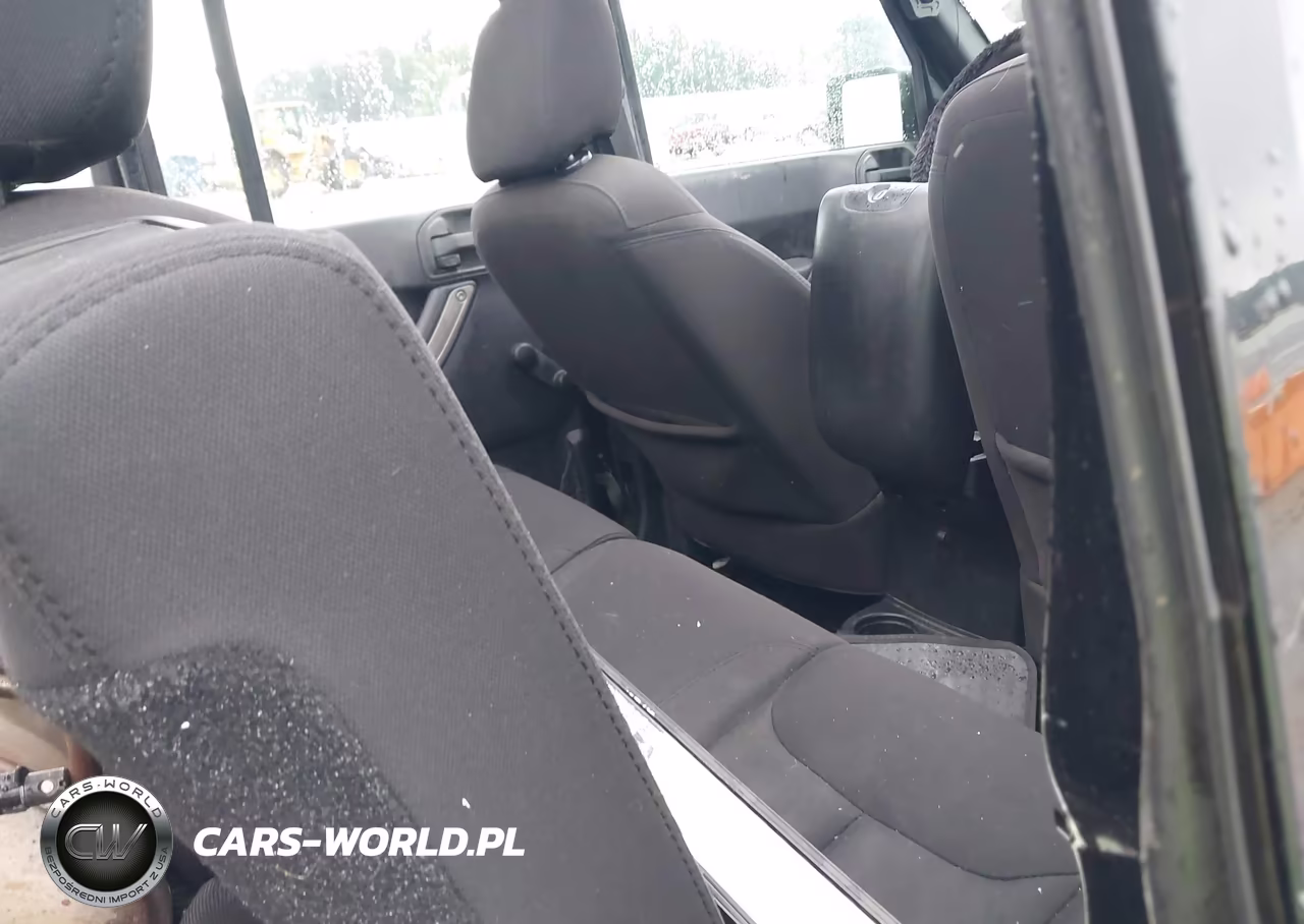 2015 Jeep Wrangler Unlimited Sport VIN:1C4BJWDG2FL696626 - 8