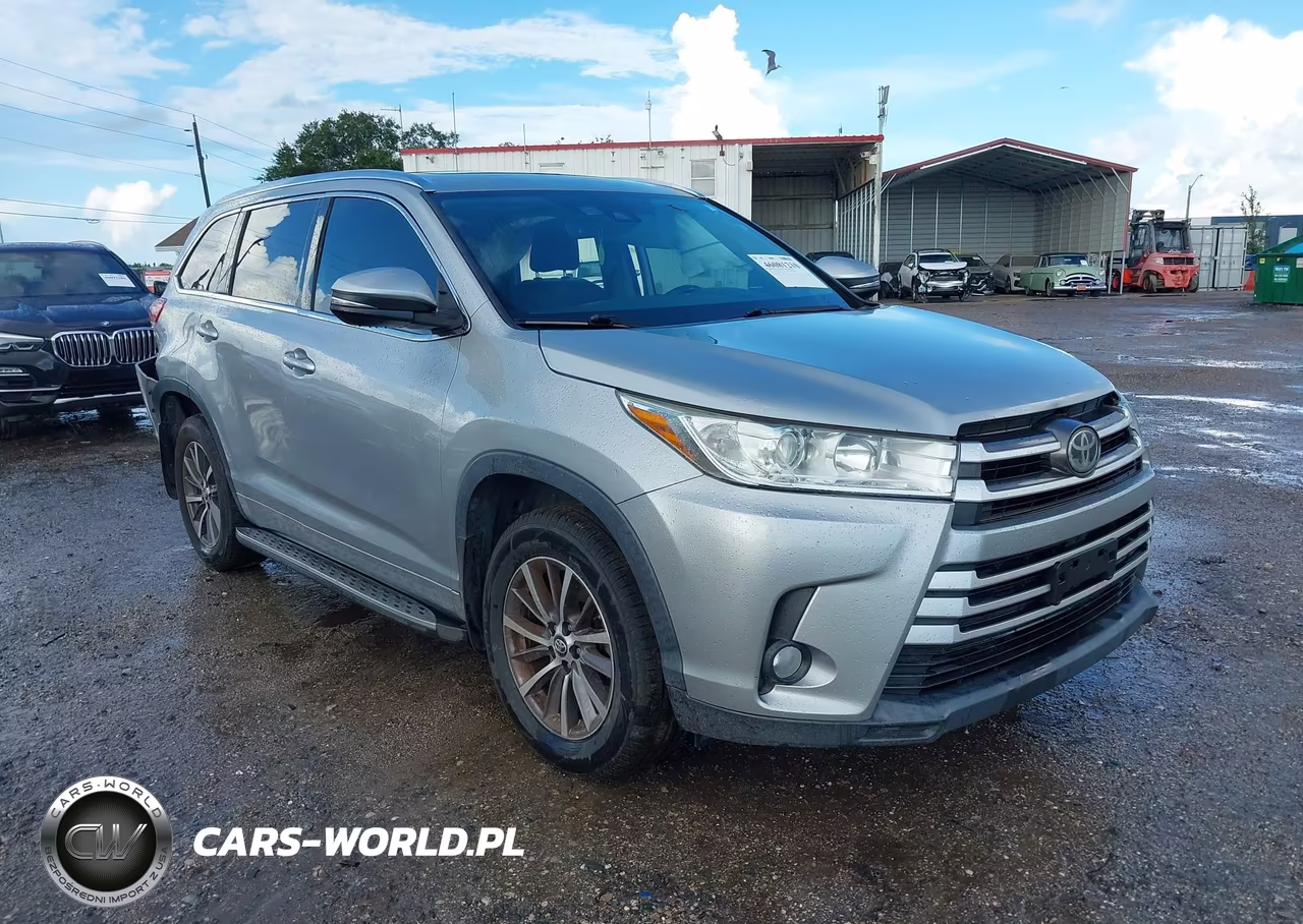 2018 Toyota Highlander Xle VIN:5TDKZRFH8JS549511 - 1