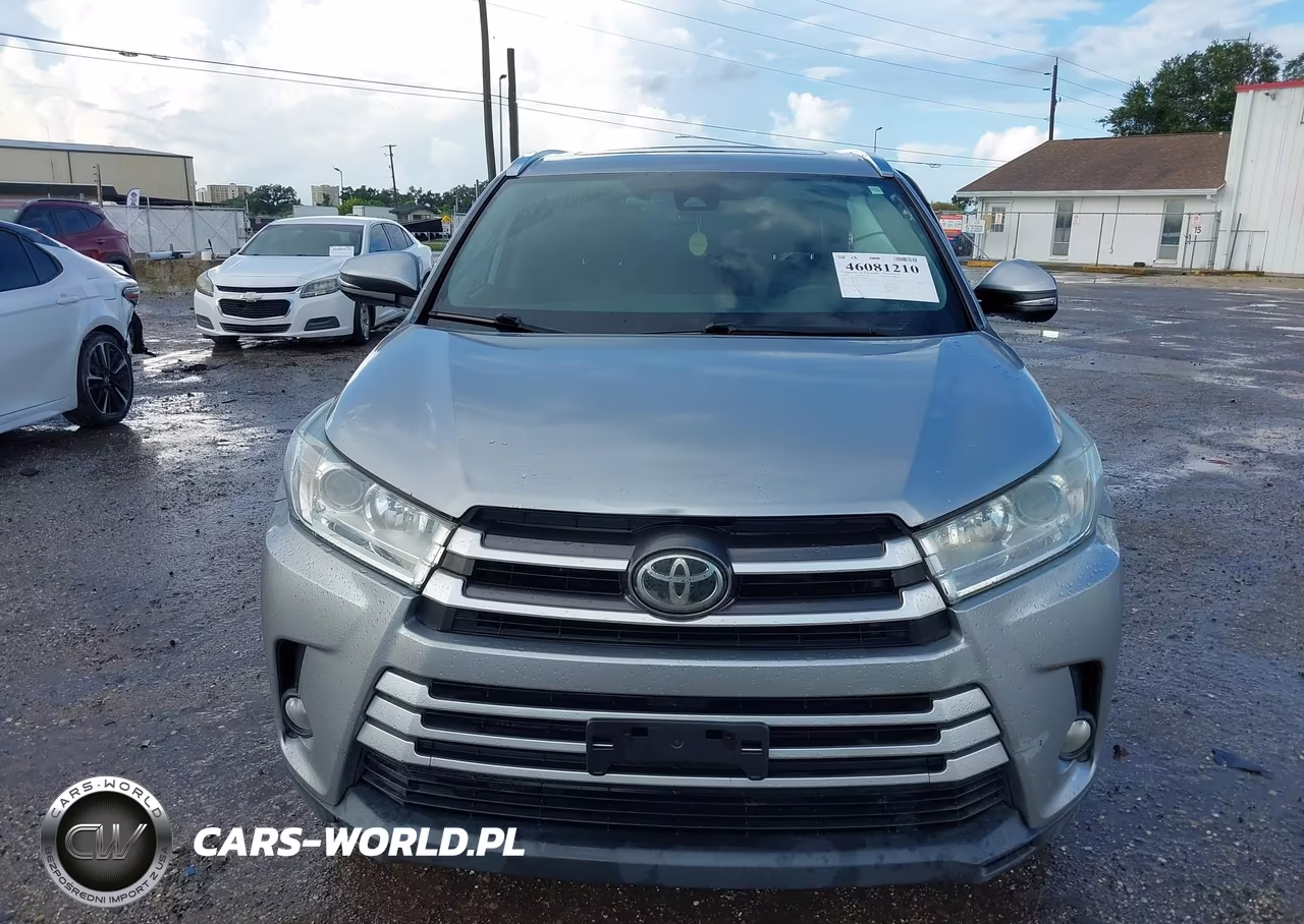 2018 Toyota Highlander Xle VIN:5TDKZRFH8JS549511 - 12