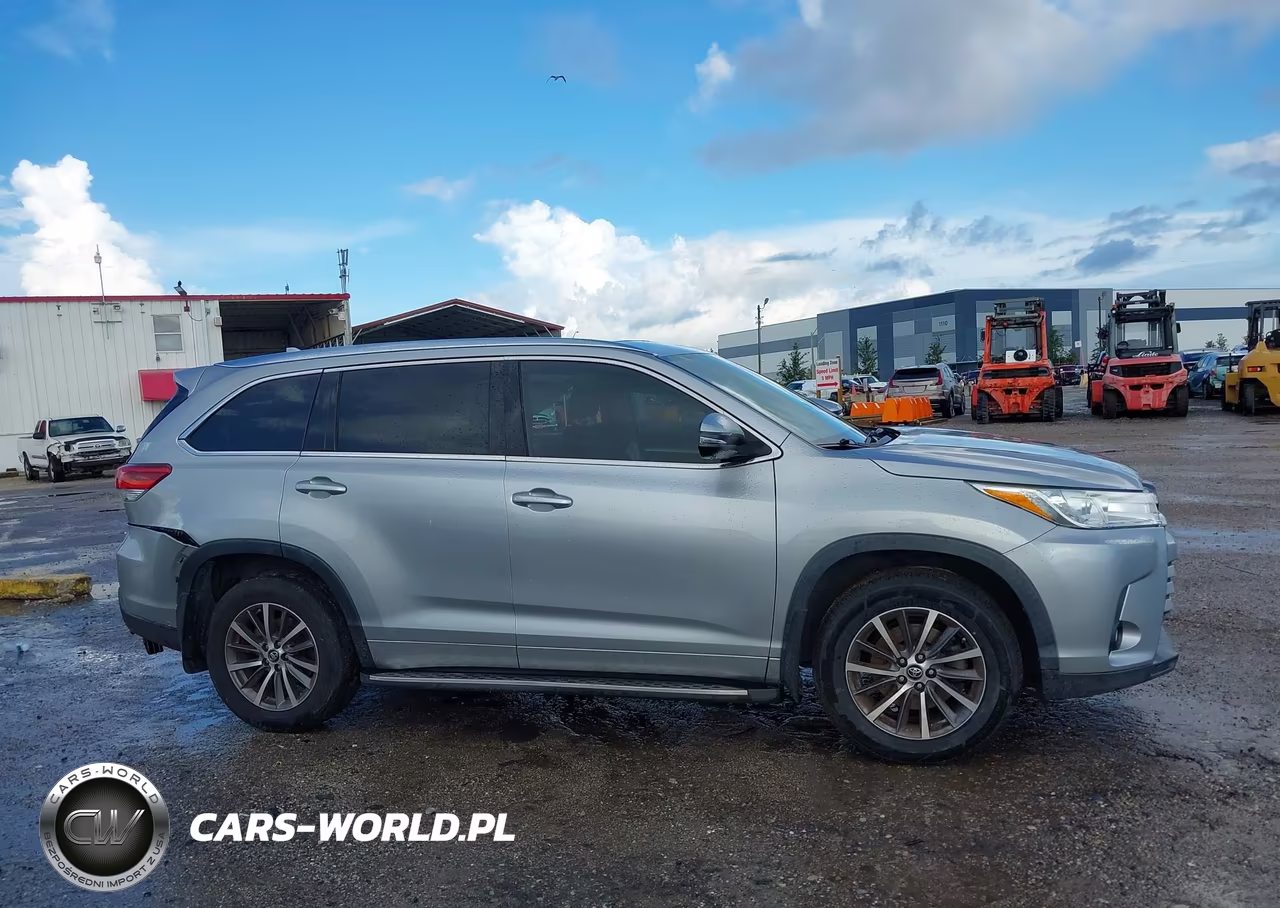 2018 Toyota Highlander Xle VIN:5TDKZRFH8JS549511 - 13