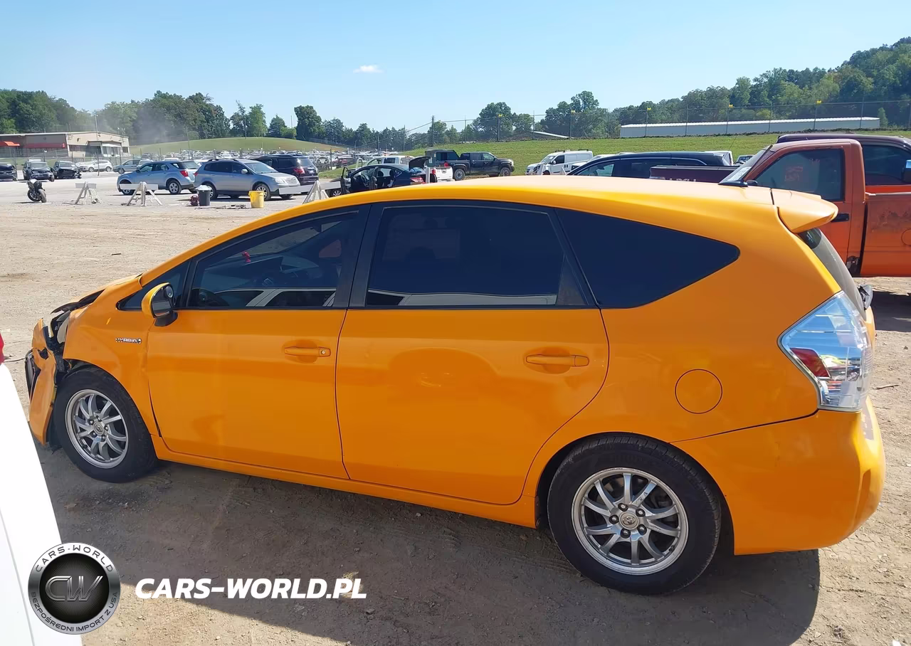 2014 Toyota Prius V Three VIN:JTDZN3EU7EJ012279 - 13