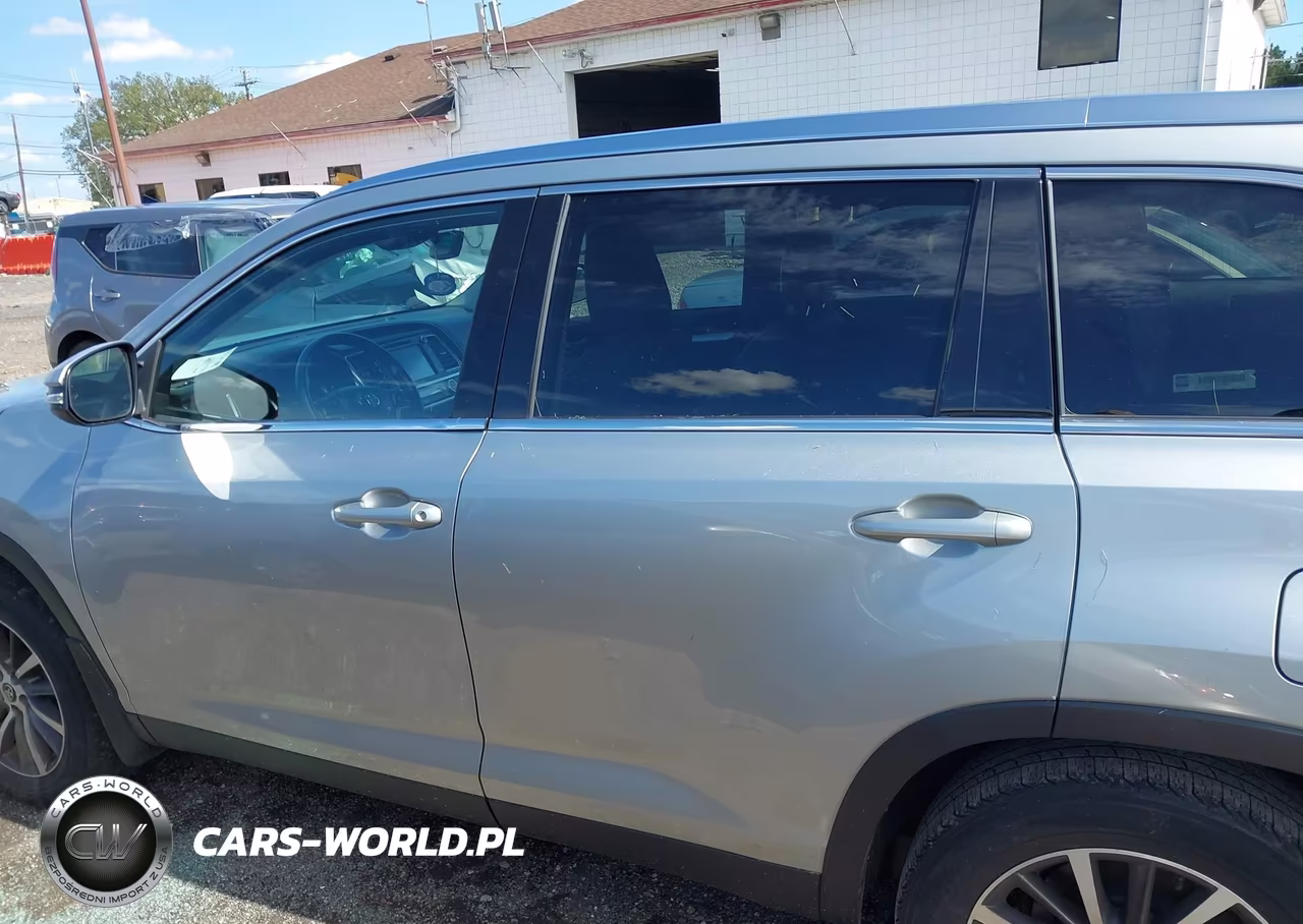 2019 Toyota Highlander Xle VIN:5TDJZRFH9KS579081 - 14
