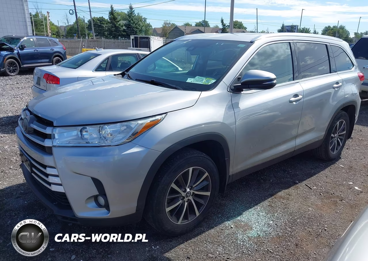 2019 Toyota Highlander Xle VIN:5TDJZRFH9KS579081 - 2