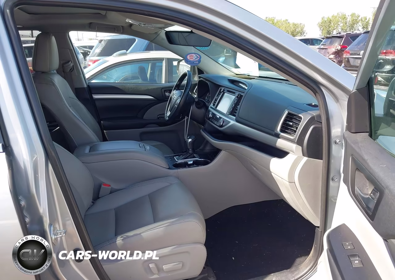 2019 Toyota Highlander Xle VIN:5TDJZRFH9KS579081 - 5