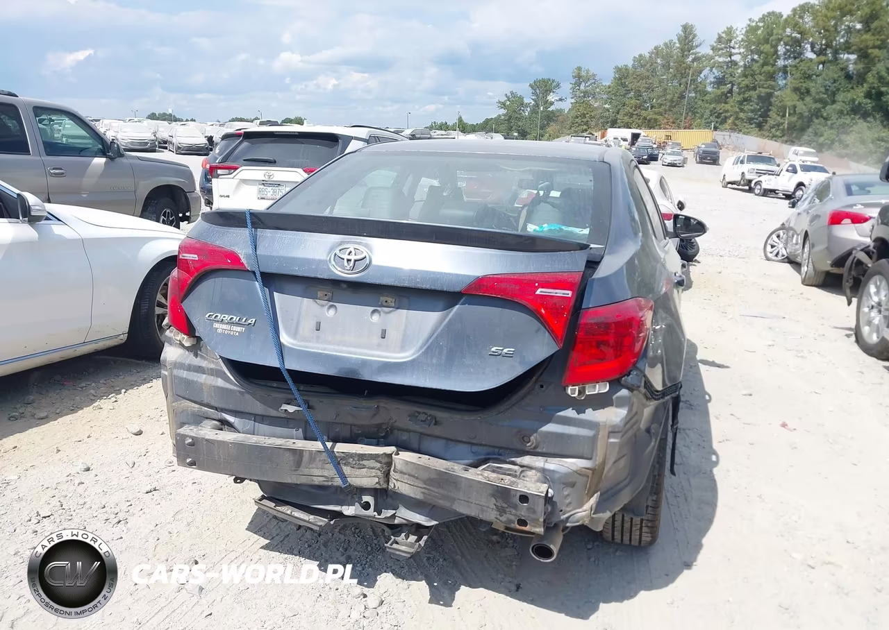 2018 Toyota Corolla Se VIN:5YFBURHE7JP822139 - 4