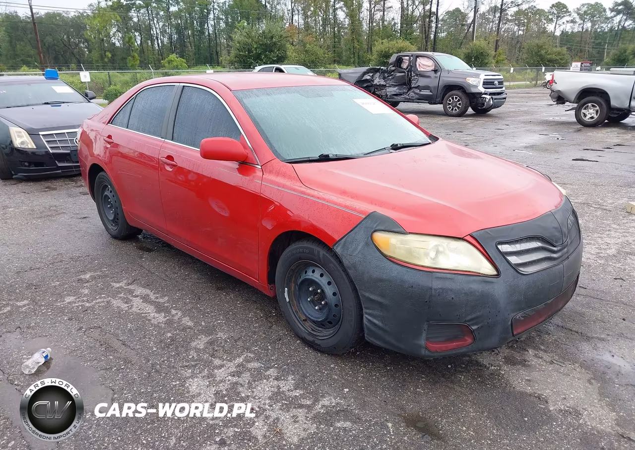 2010 Toyota Camry Le – zdjęcie 1 z 11