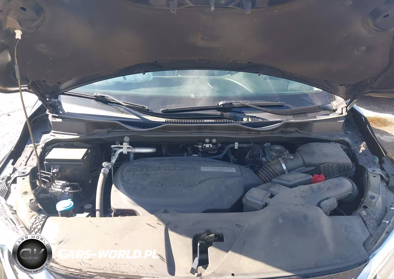 2018 Honda Odyssey Touring VIN:5FNRL6H83JB066363 - 10