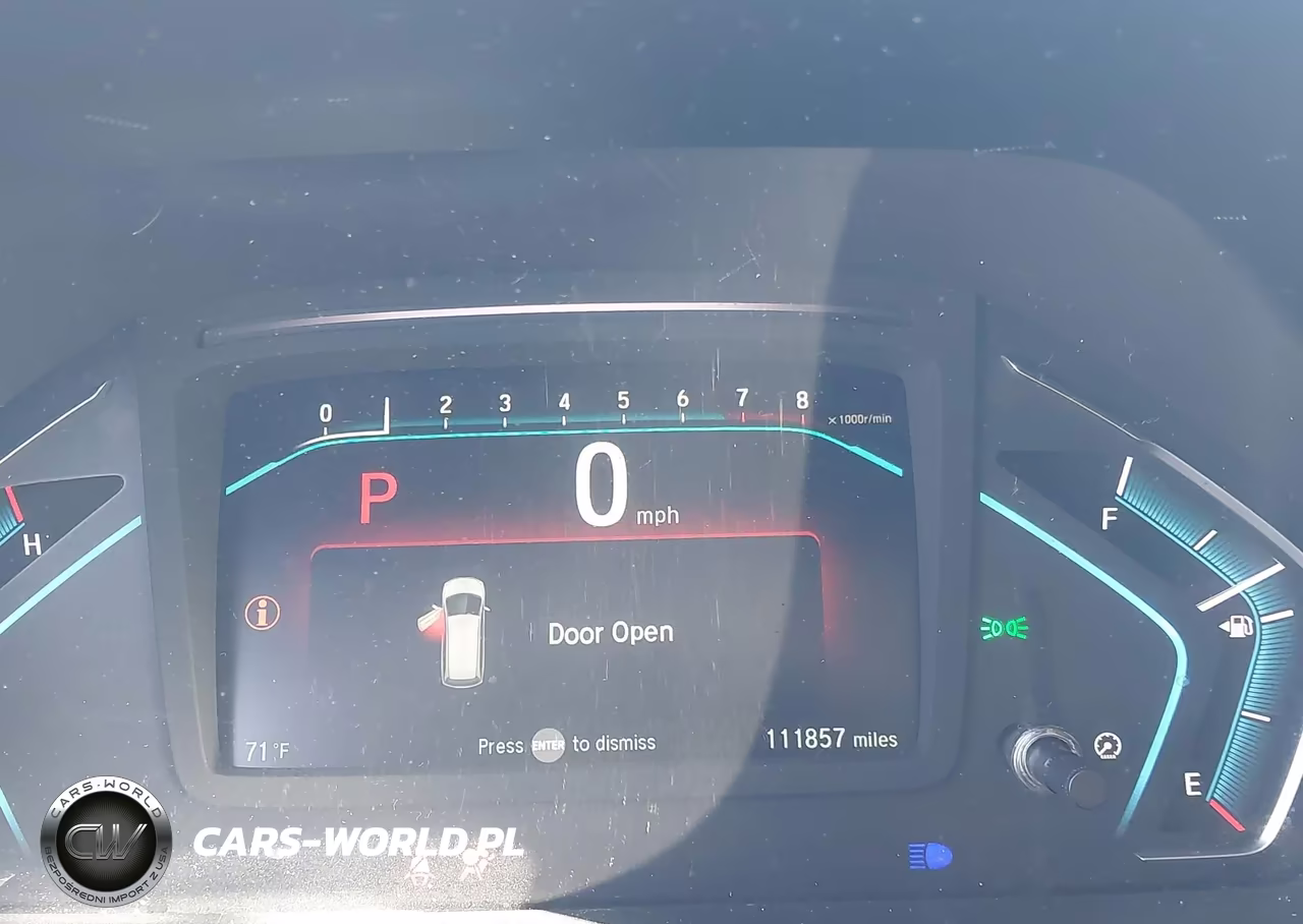 2018 Honda Odyssey Touring VIN:5FNRL6H83JB066363 - 15