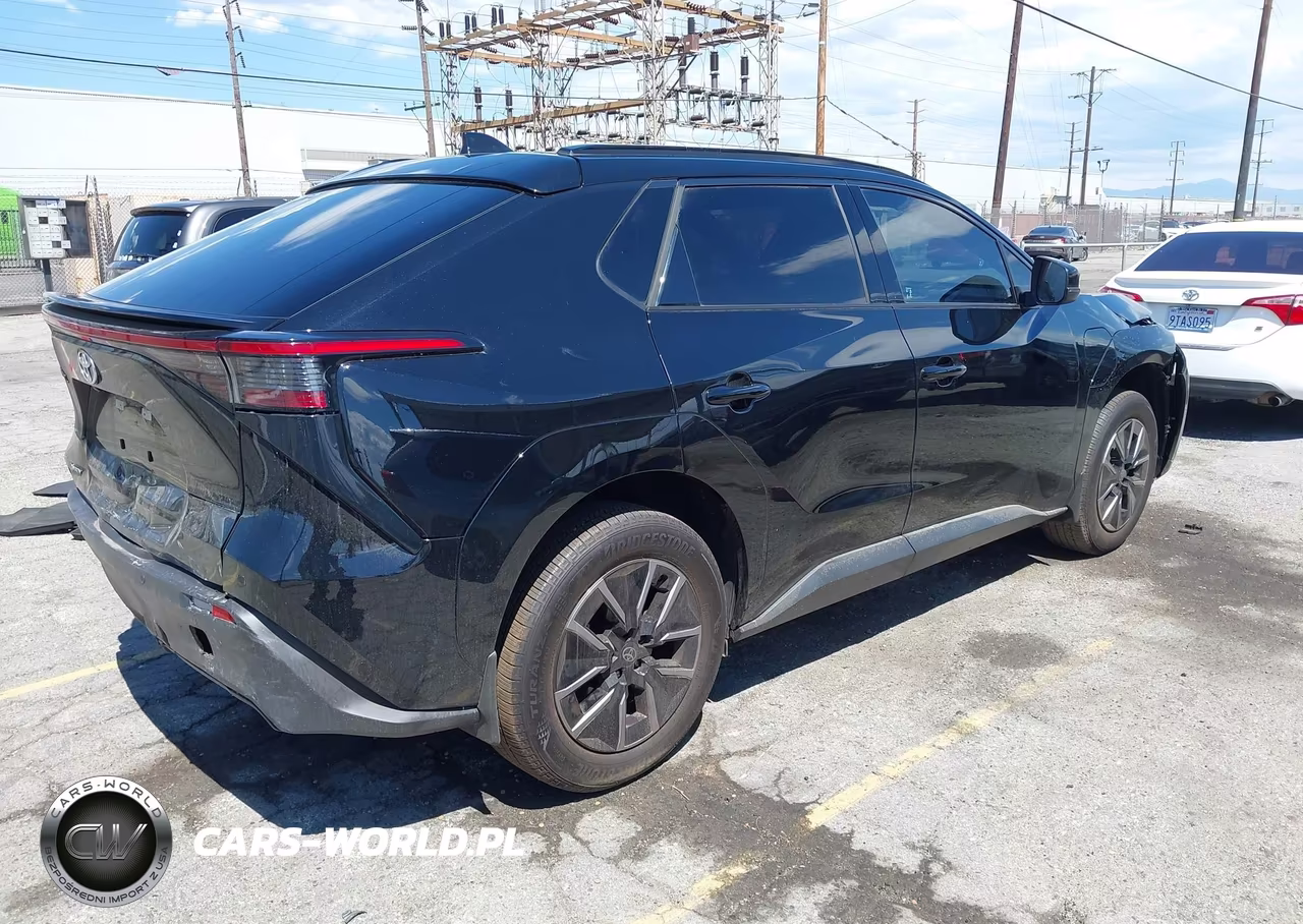 2026 Toyota Bz Xle VIN:JTMBFAEB0TA007312 - 4