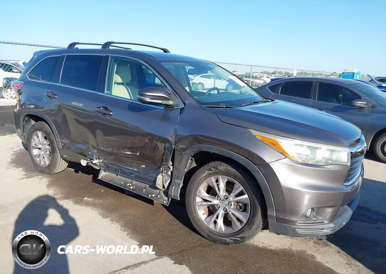 2015 Toyota Highlander Le Plus V6 VIN:5TDZKRFH1FS079767 - 1