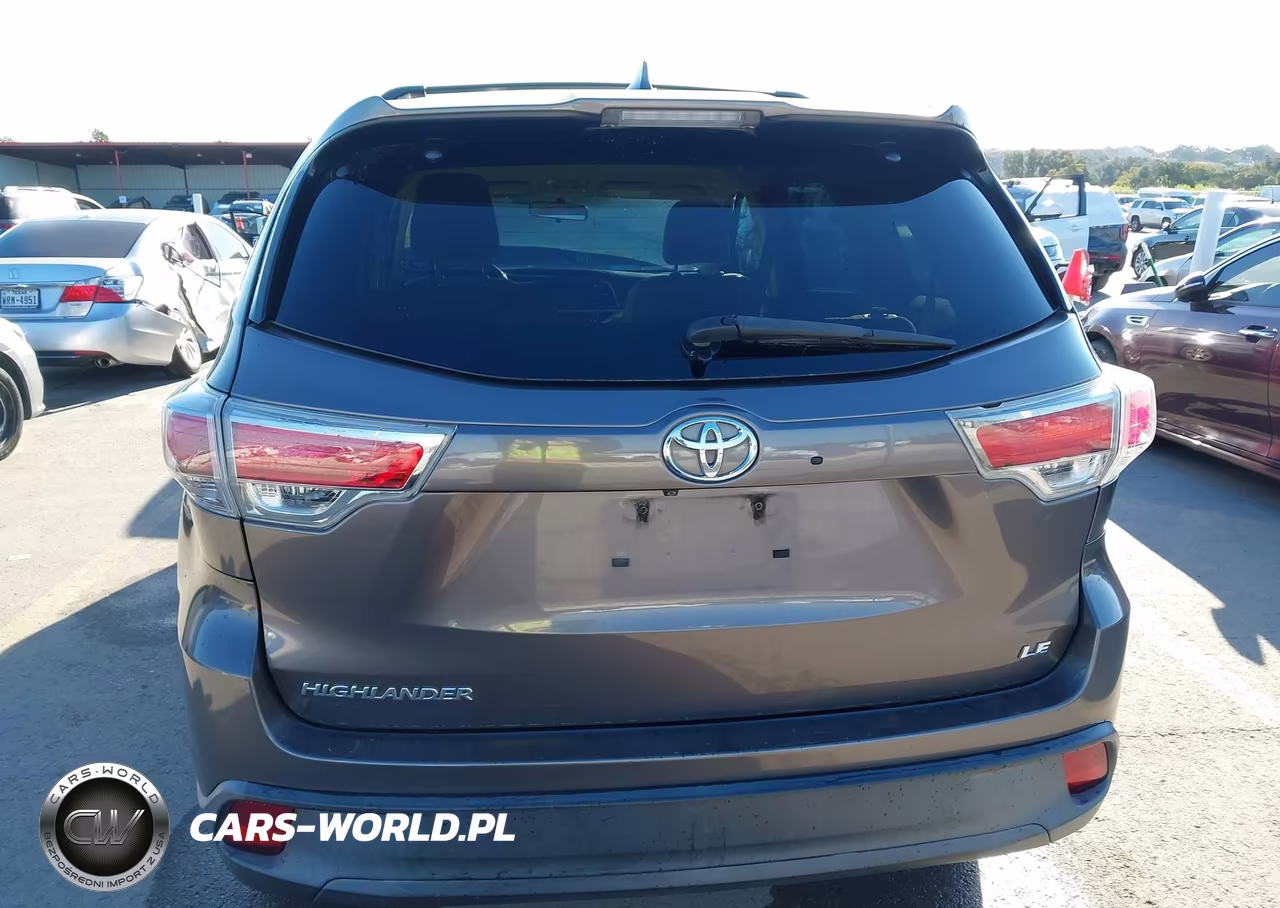 2015 Toyota Highlander Le Plus V6 VIN:5TDZKRFH1FS079767 - 16