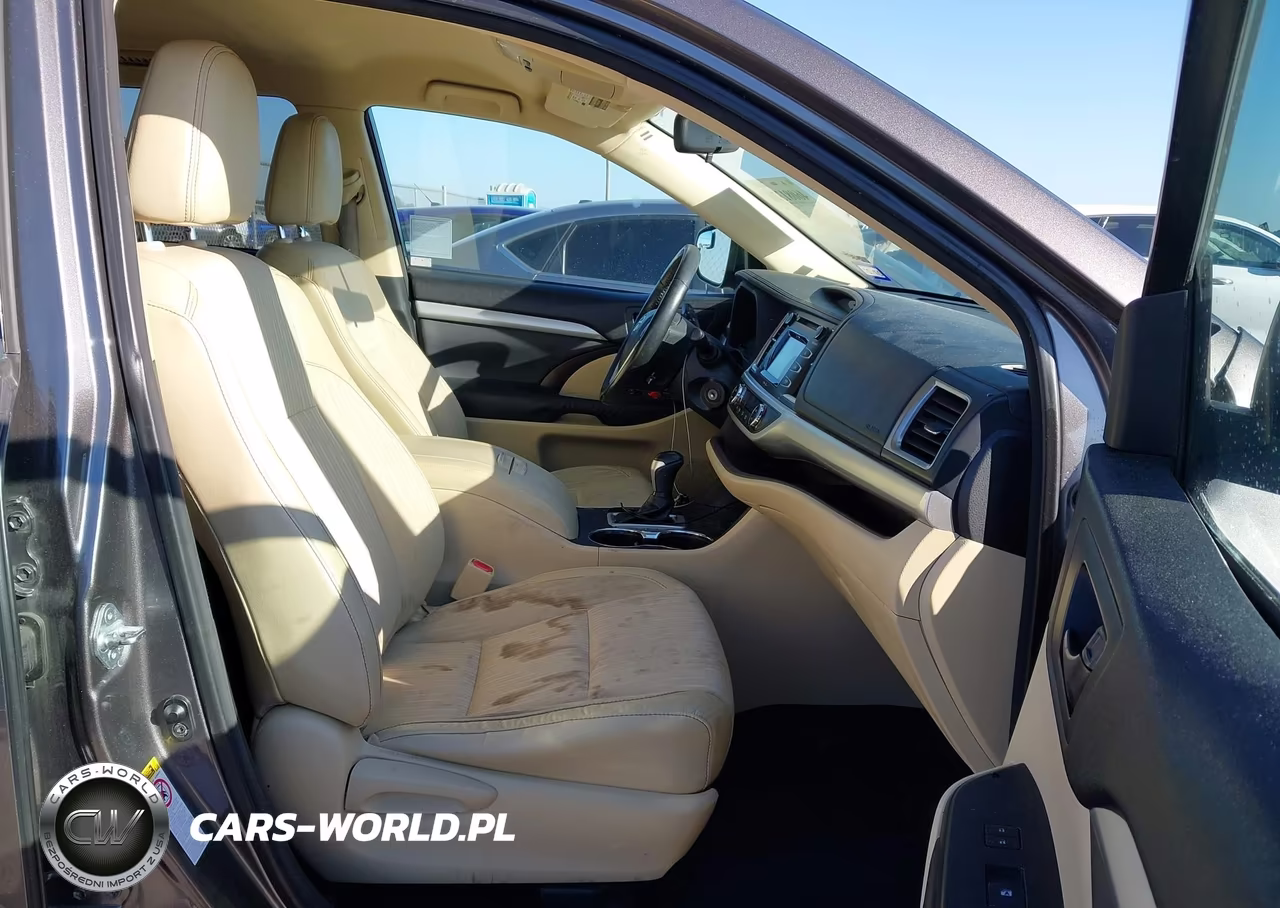 2015 Toyota Highlander Le Plus V6 VIN:5TDZKRFH1FS079767 - 5