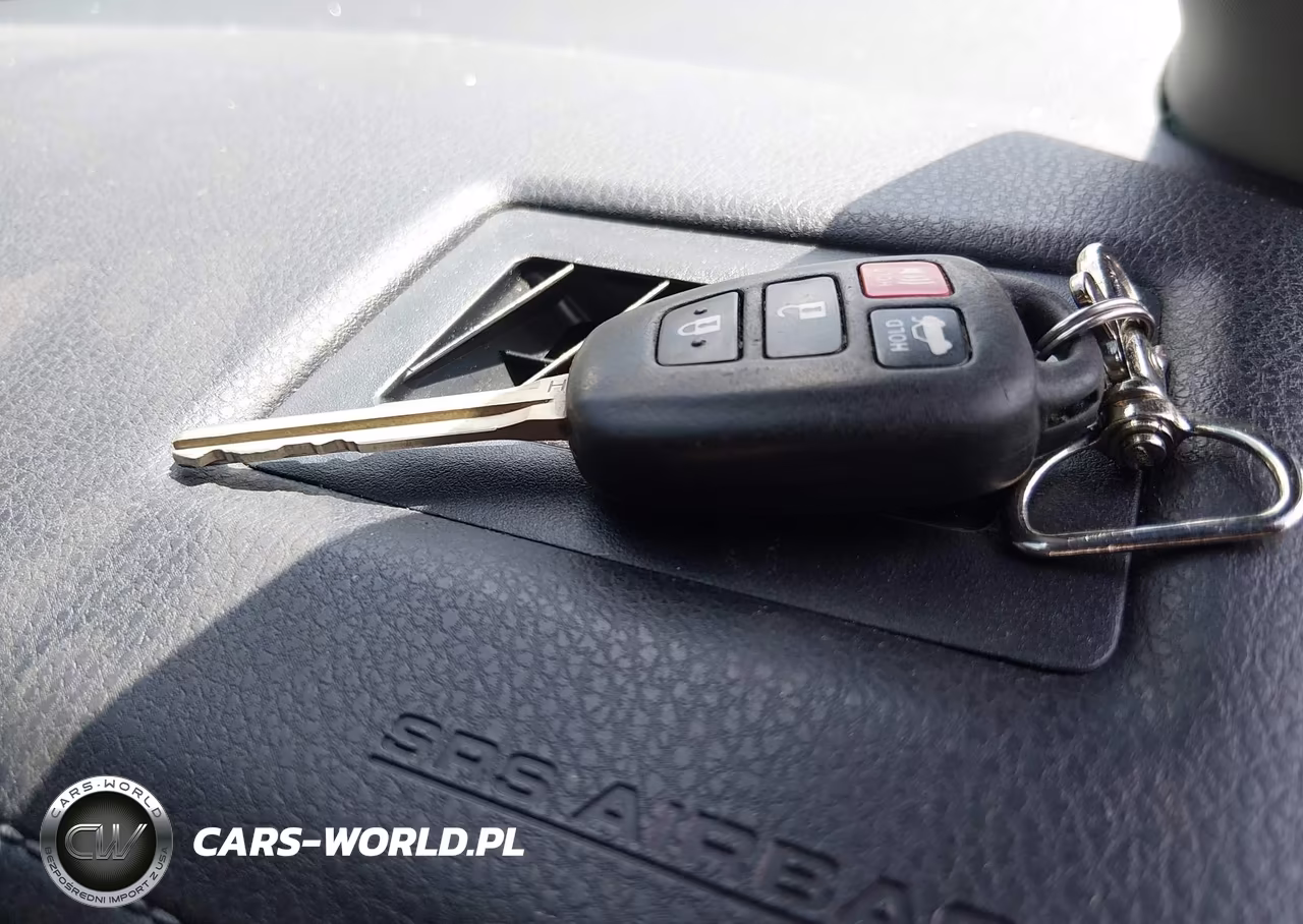 2015 Toyota Corolla S Plus VIN:5YFBURHE3FP252406 - 11