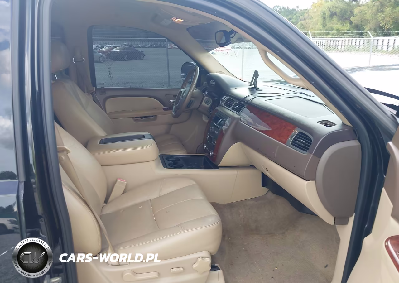 2011 Chevrolet Tahoe Lt VIN:1GNSCBE03BR139159 - 5