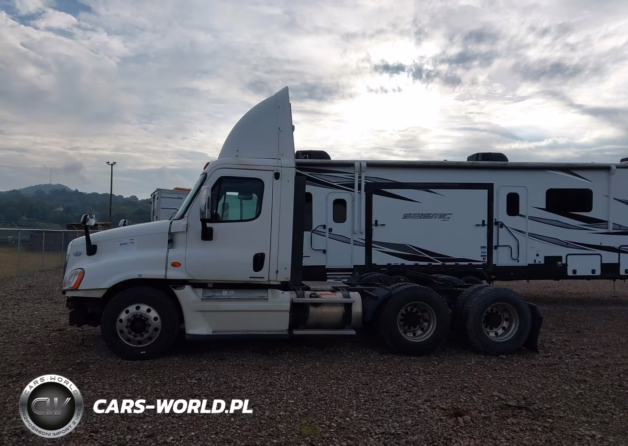 2009 Freightliner Cascadia 125 VIN:1FUJGEDR19LAM2142 - 15