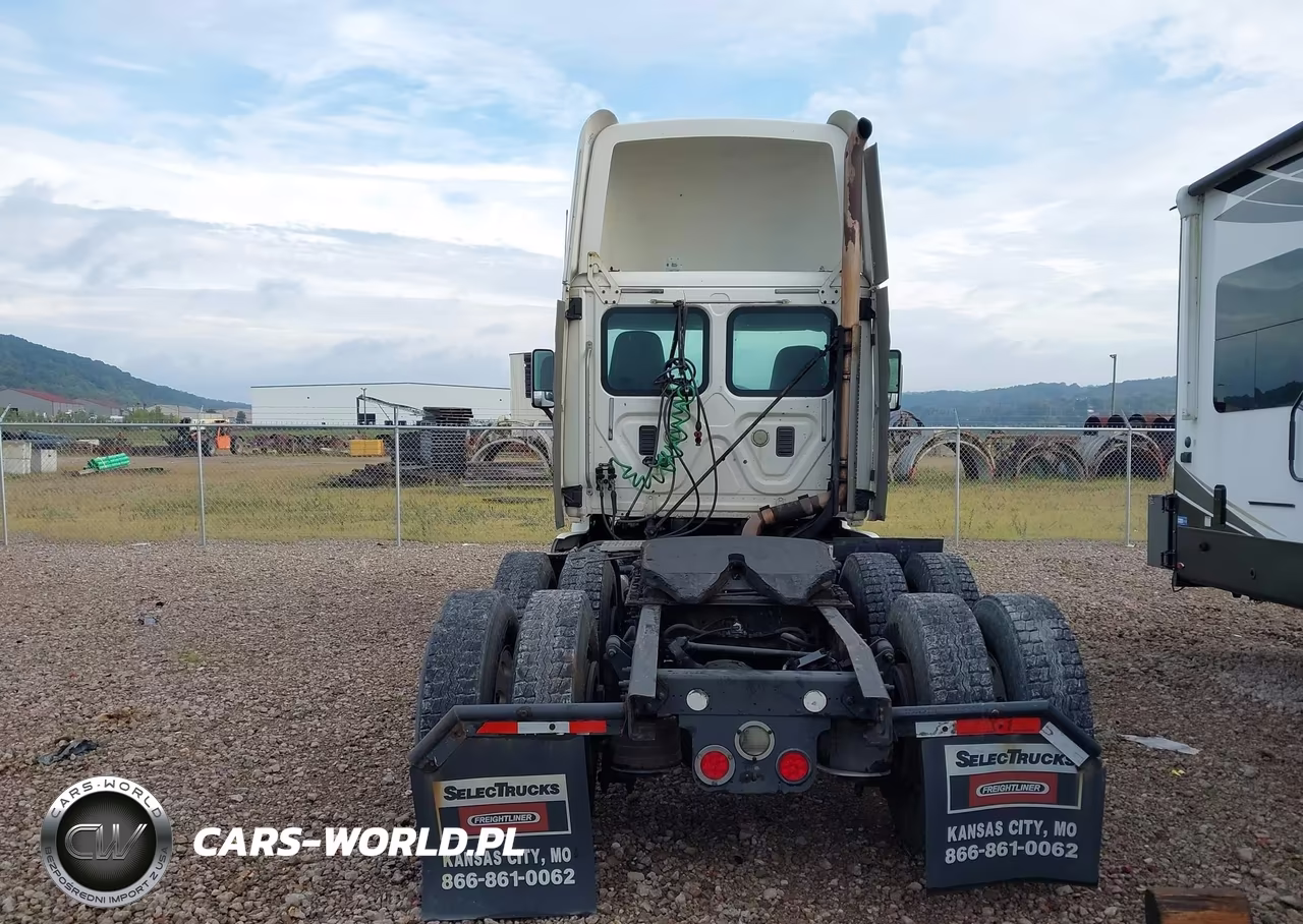 2009 Freightliner Cascadia 125 VIN:1FUJGEDR19LAM2142 - 16