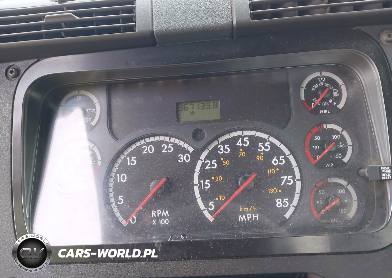 2009 Freightliner Cascadia 125 VIN:1FUJGEDR19LAM2142 - 5