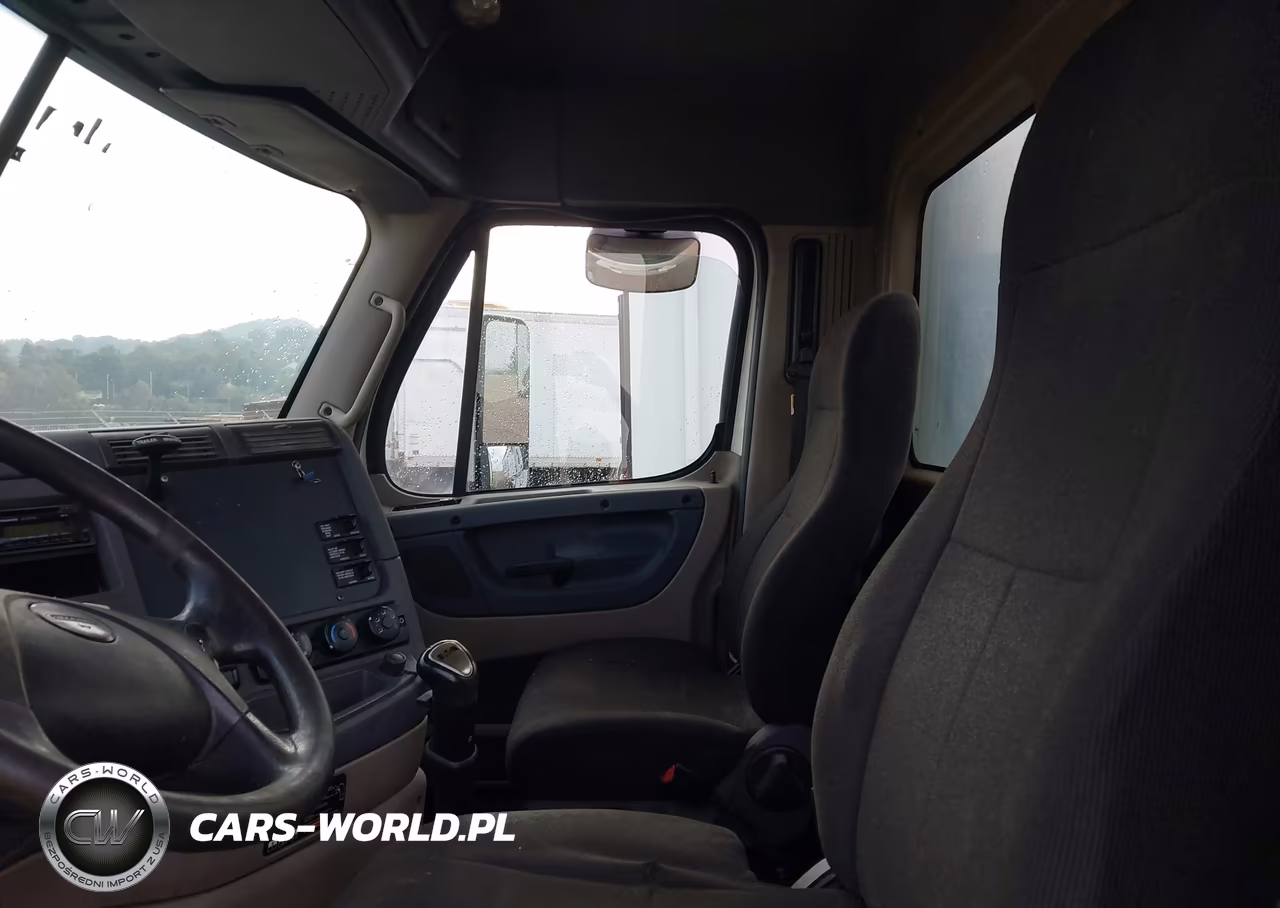 2009 Freightliner Cascadia 125 VIN:1FUJGEDR19LAM2142 - 7