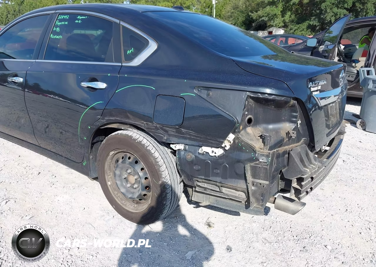 2015 Nissan Altima 2.5 S VIN:1N4AL3APXFN915903 - 6