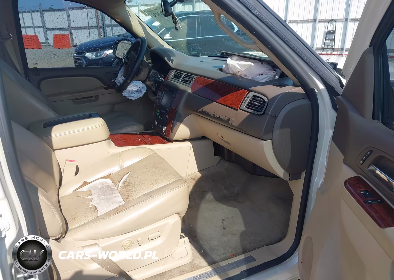 2014 Chevrolet Tahoe Ltz VIN:1GNSCCE05ER111020 - 5