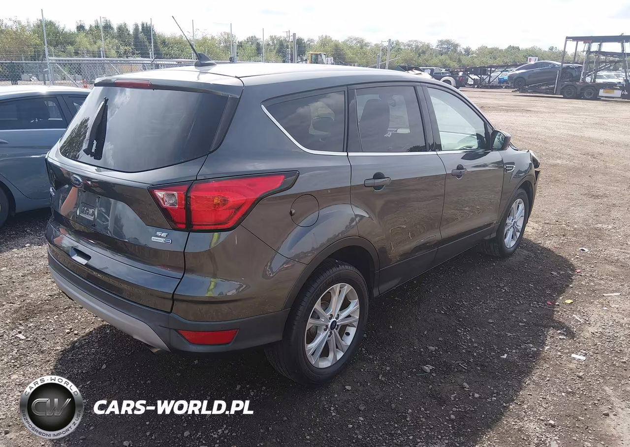 2019 Ford Escape Se VIN:1FMCU9GD3KUA69383 - 4