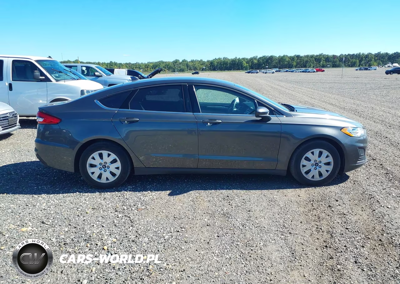 2020 Ford Fusion S VIN:3FA6P0G78LR196725 - 14