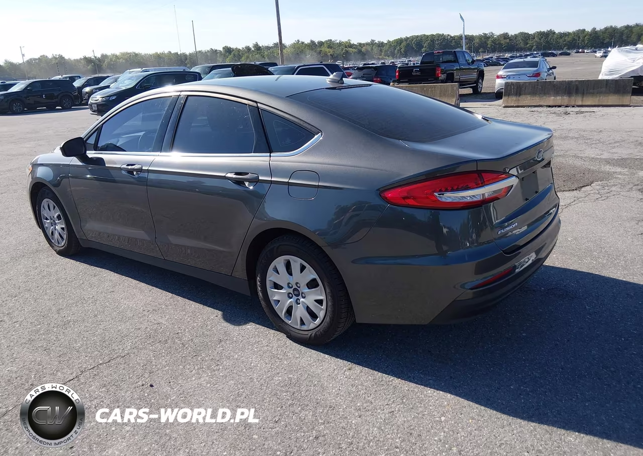 2020 Ford Fusion S VIN:3FA6P0G78LR196725 - 3