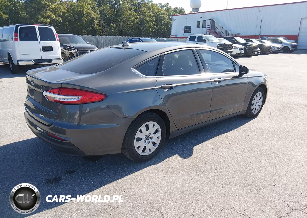 2020 Ford Fusion S VIN:3FA6P0G78LR196725 - 4