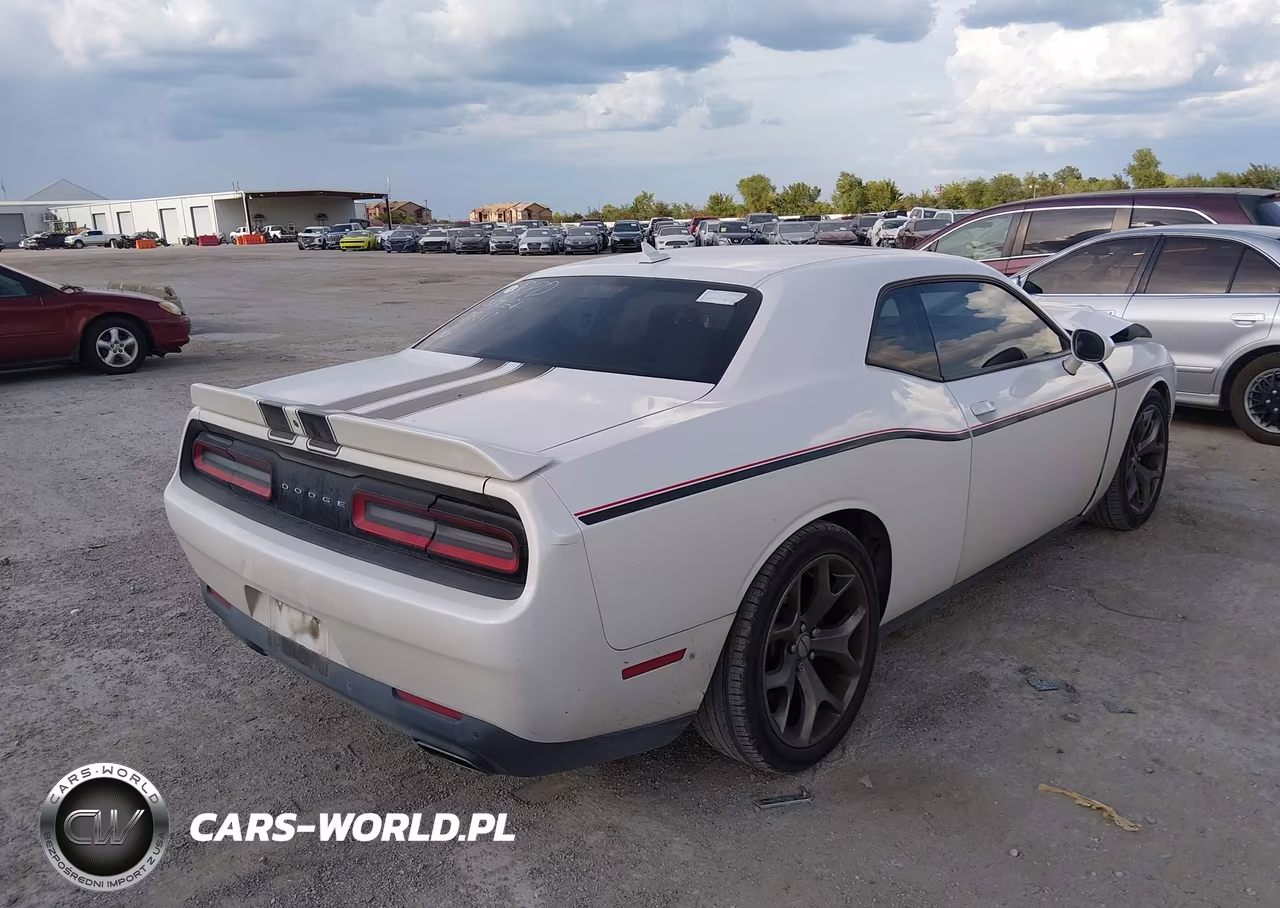 2015 Dodge Challenger Sxt Plus VIN:2C3CDZBG1FH789400 - 4