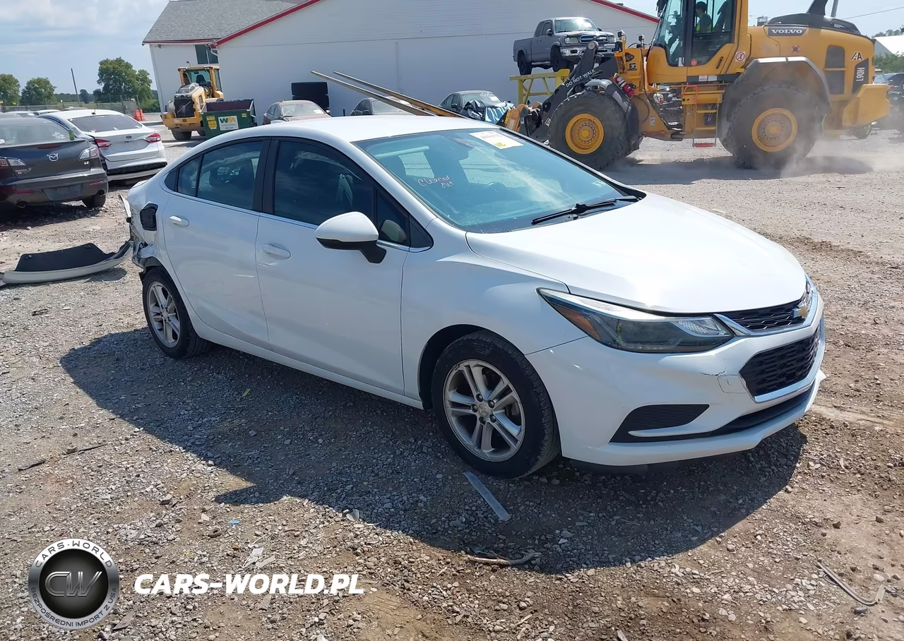 2017 Chevrolet Cruze Lt Auto – zdjęcie 1 z 17