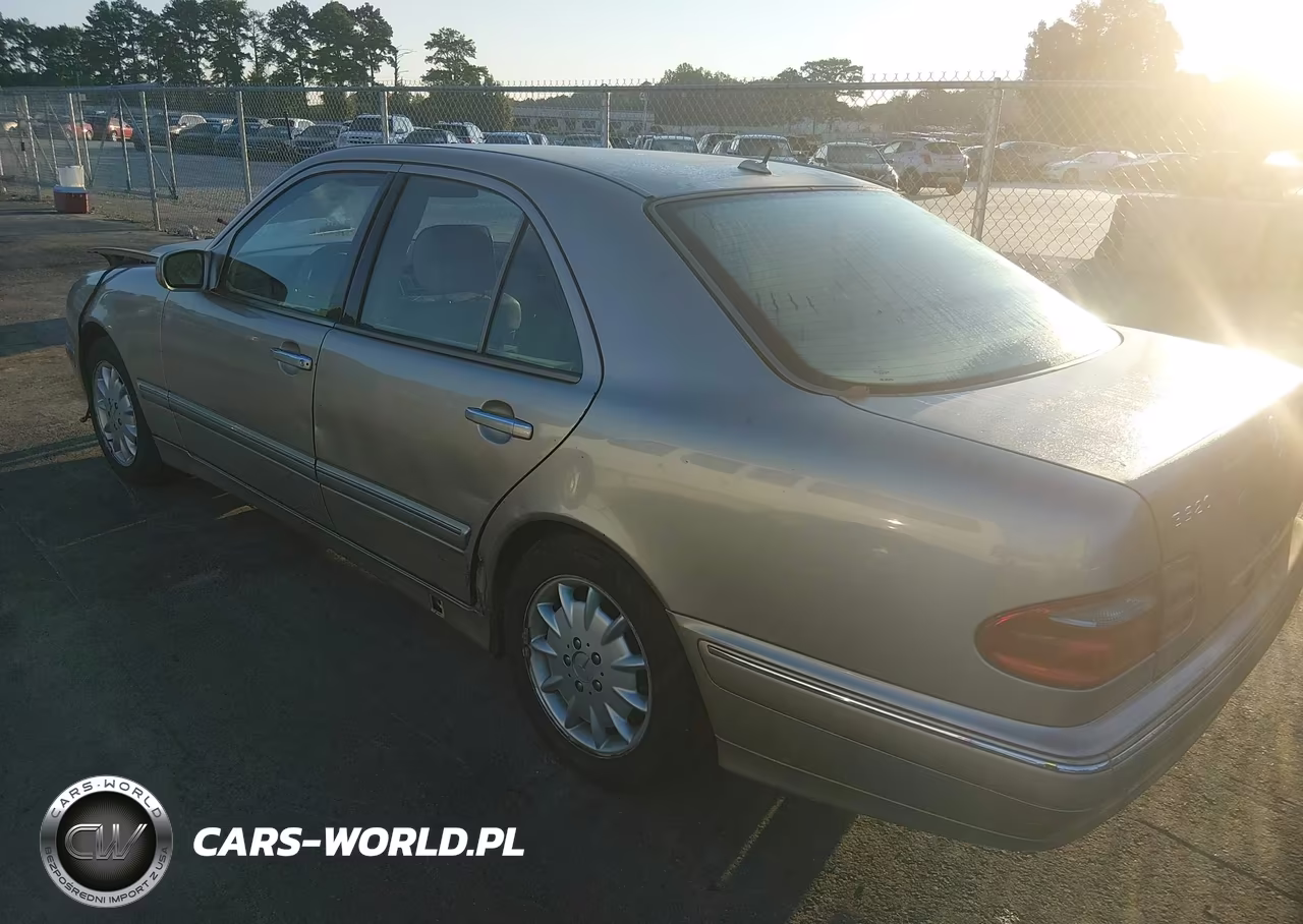 2000 Mercedes-Benz E 320 VIN:WDBJF65J5YB031508 - 3