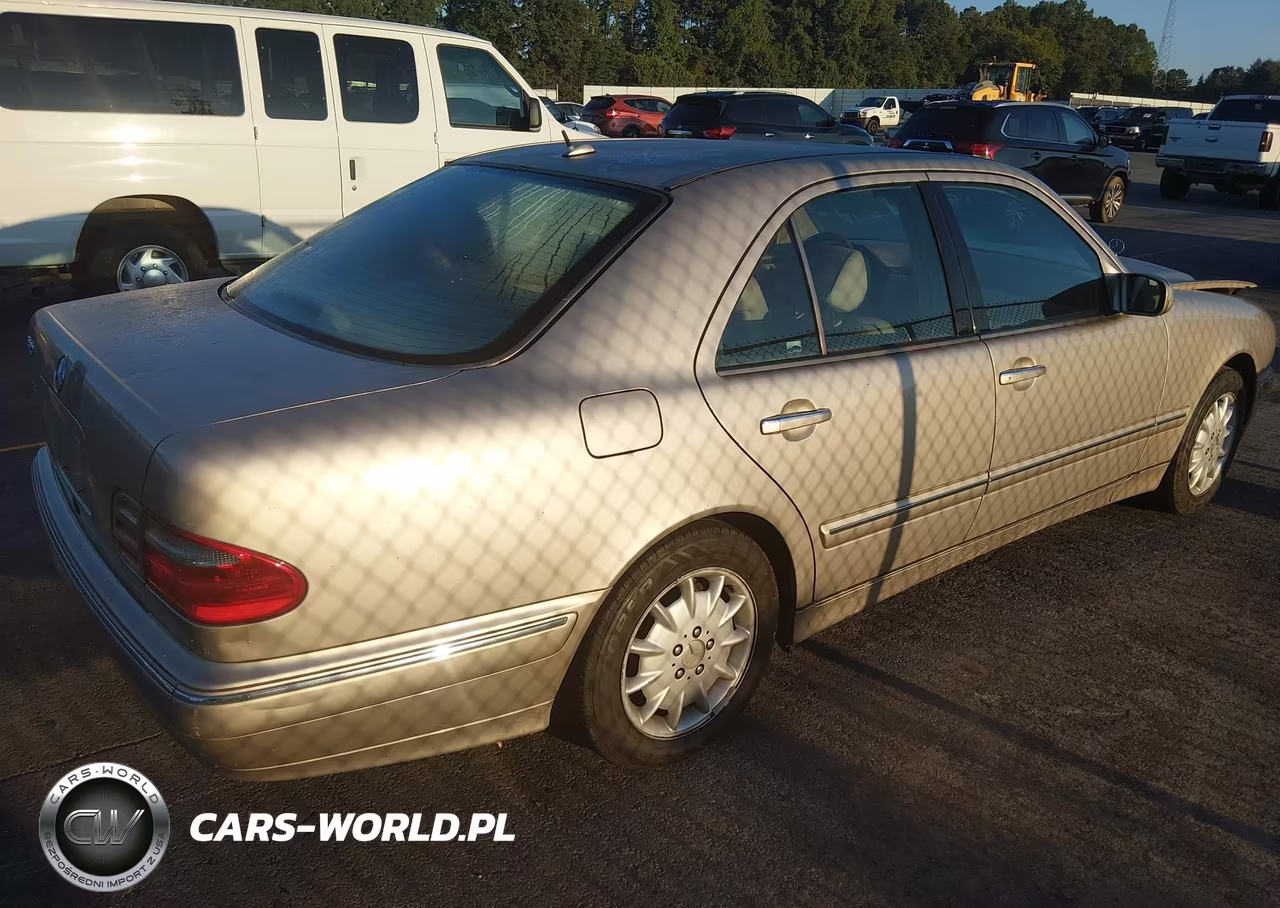 2000 Mercedes-Benz E 320 VIN:WDBJF65J5YB031508 - 4