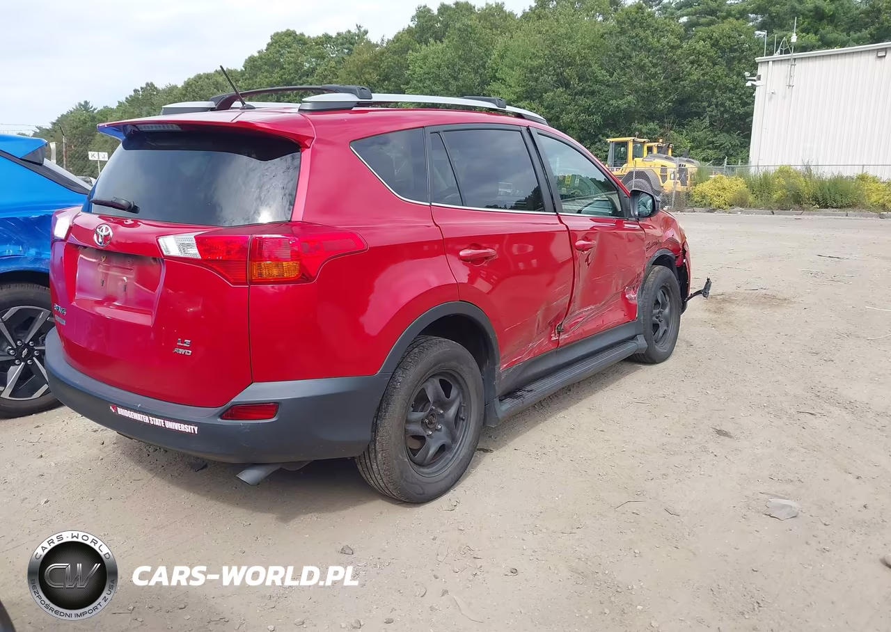 2015 Toyota Rav4 Le VIN:2T3BFREV9FW247618 - 4