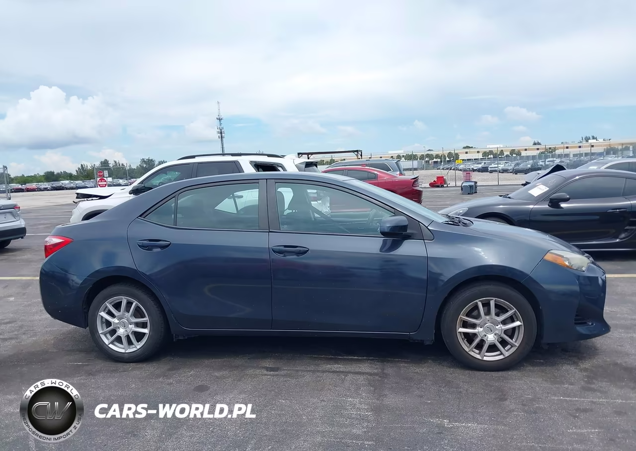 2017 Toyota Corolla Le VIN:2T1BURHE5HC831268 - 13