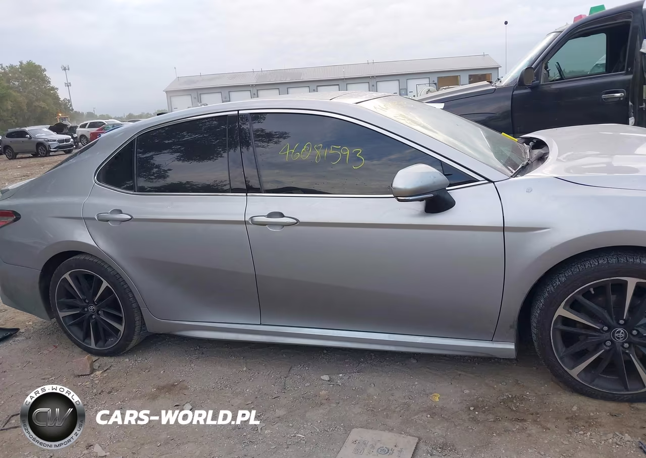 2018 Toyota Camry Xse VIN:4T1B61HK0JU151946 - 14