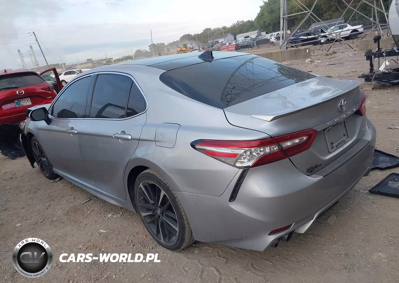 2018 Toyota Camry Xse VIN:4T1B61HK0JU151946 - 3