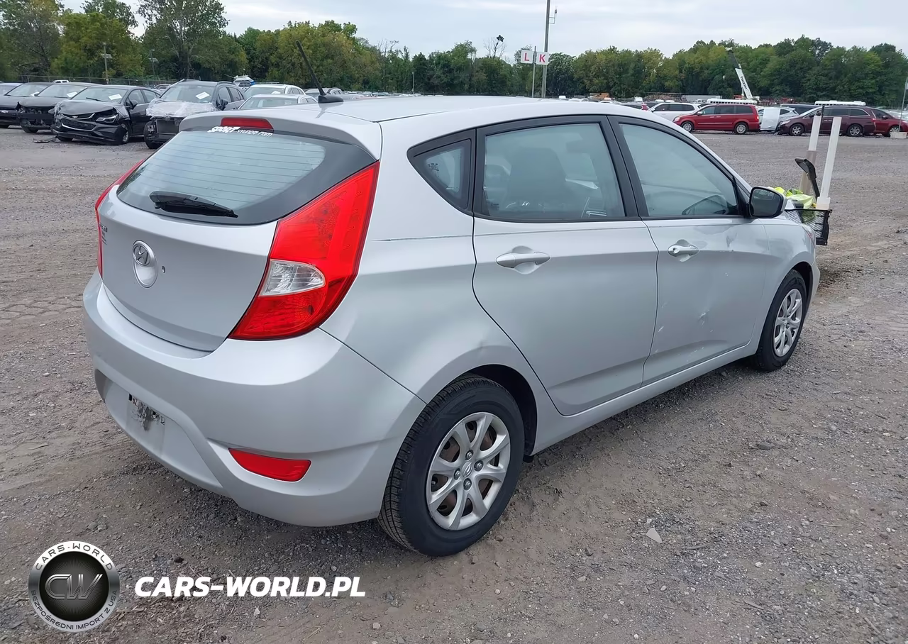 2014 Hyundai Accent Gs VIN:KMHCT5AE9EU181235 - 4