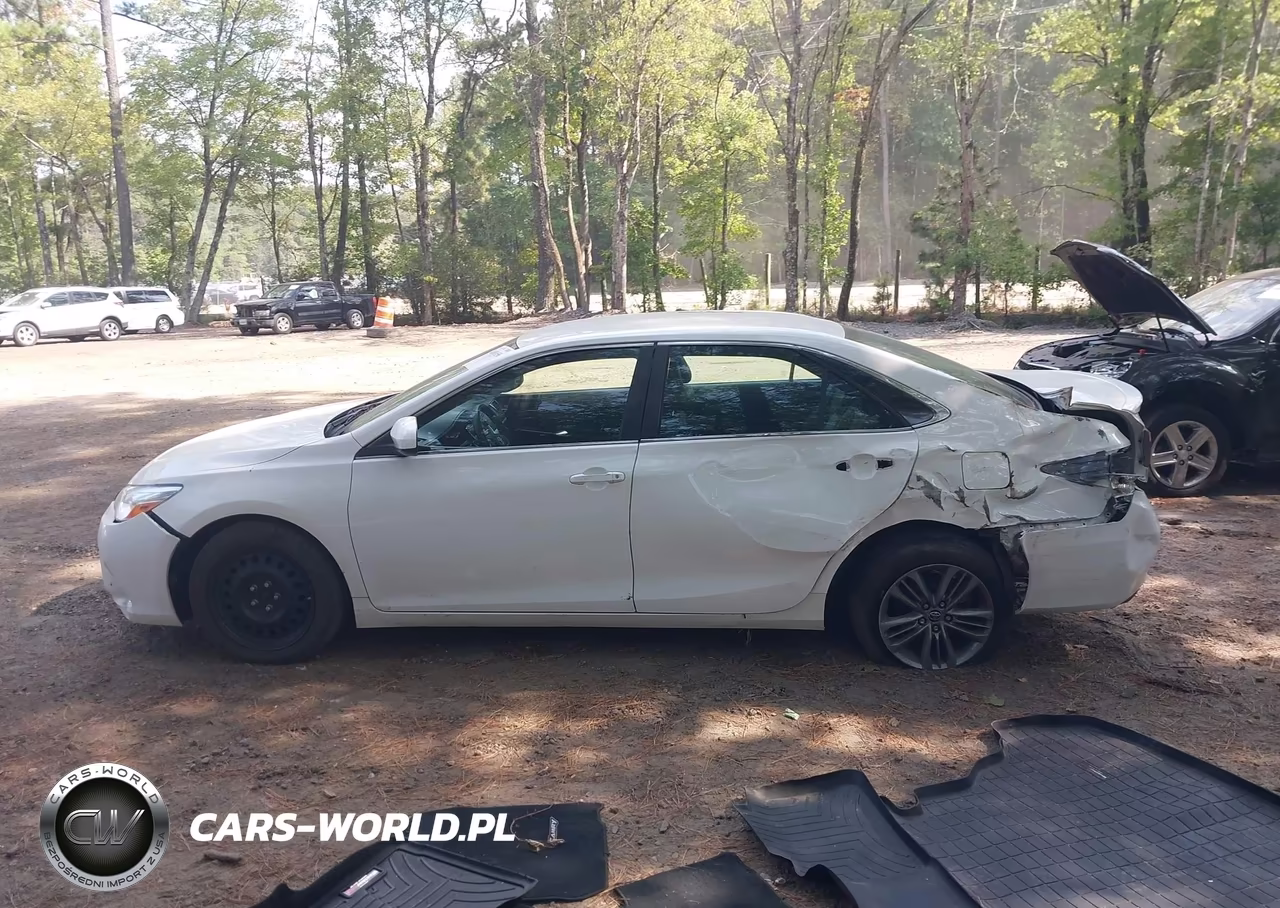 2015 Toyota Camry Se VIN:4T1BF1FK1FU916916 - 14