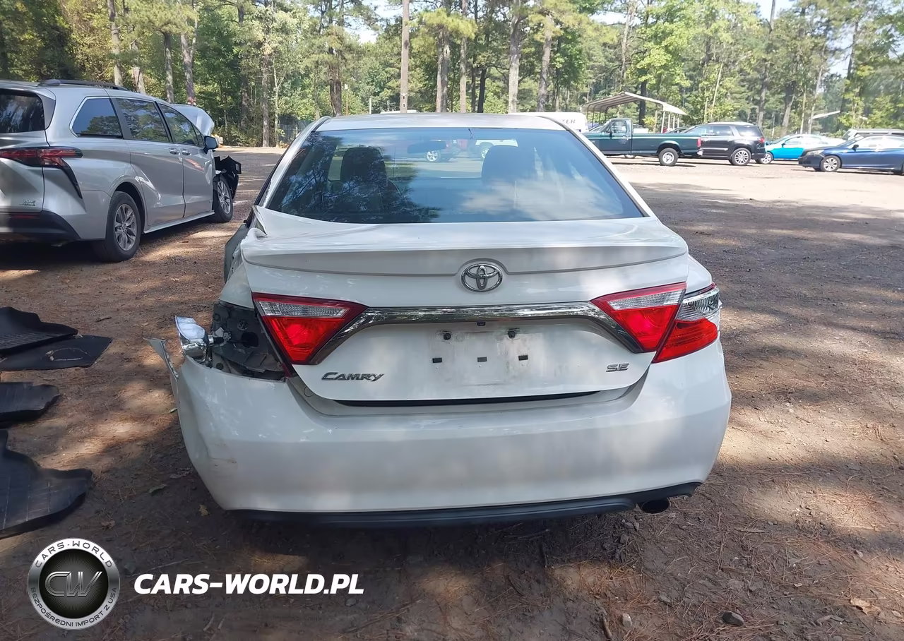 2015 Toyota Camry Se VIN:4T1BF1FK1FU916916 - 16