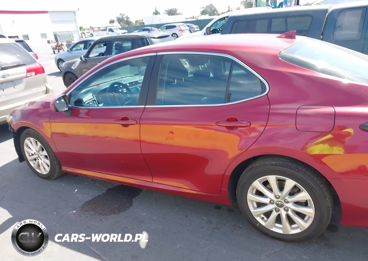2020 Toyota Camry Le VIN:4T1C11AK2LU358287 - 14