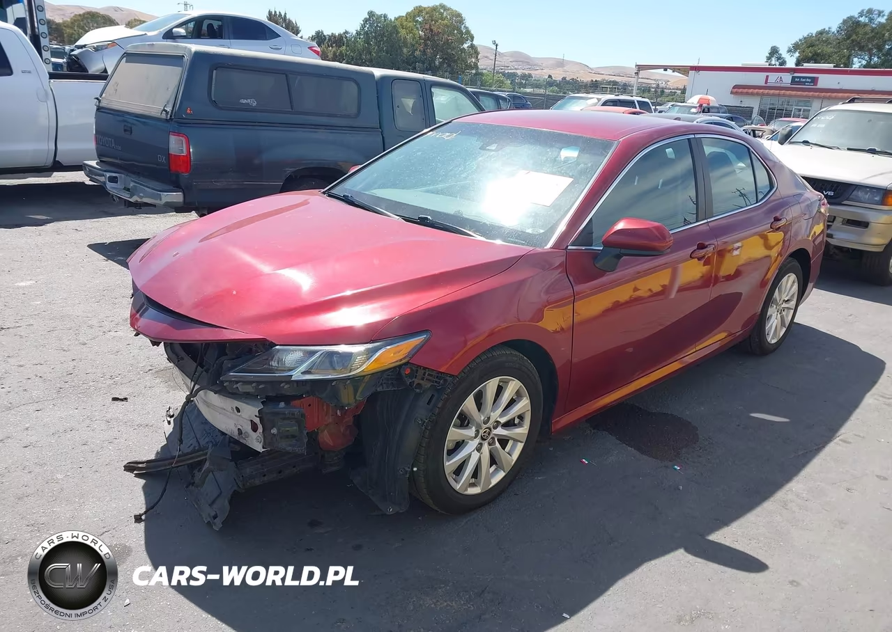 2020 Toyota Camry Le VIN:4T1C11AK2LU358287 - 2