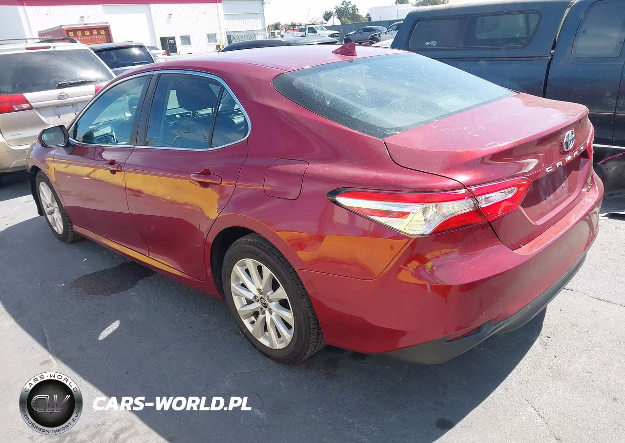 2020 Toyota Camry Le VIN:4T1C11AK2LU358287 - 3