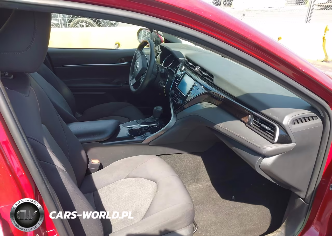 2020 Toyota Camry Le VIN:4T1C11AK2LU358287 - 5