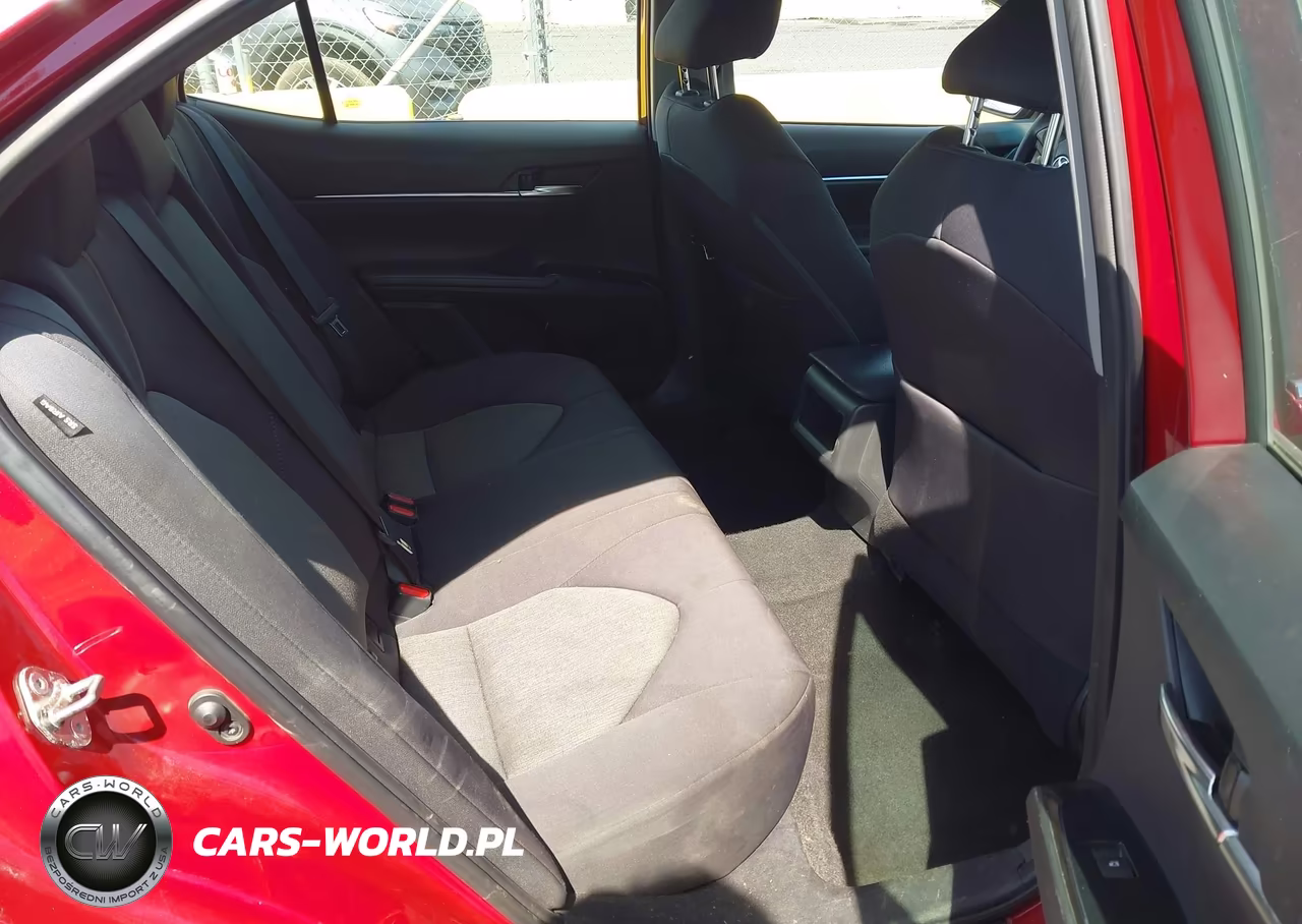2020 Toyota Camry Le VIN:4T1C11AK2LU358287 - 8
